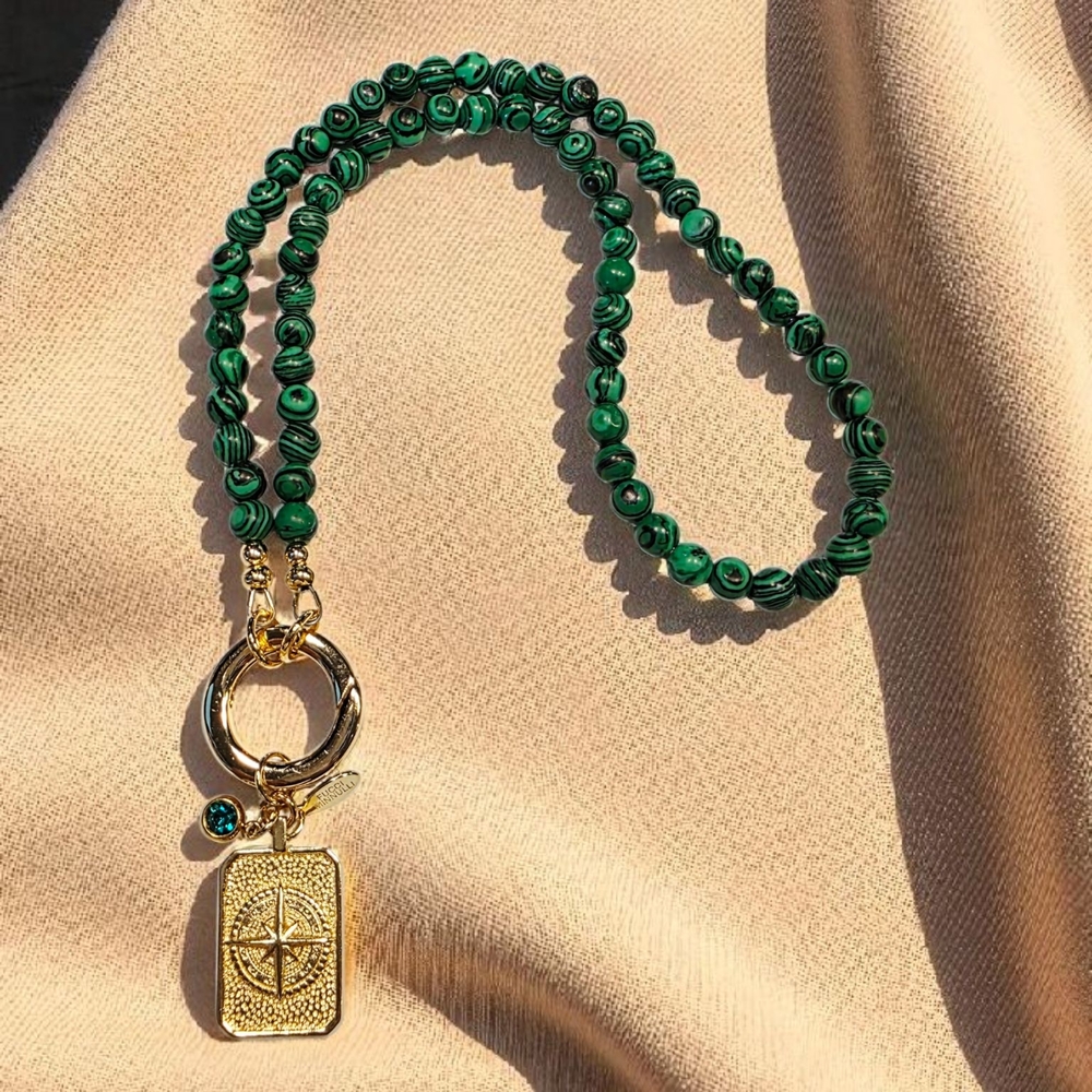 SALE!! Elegant Malachite and Gold Pendant Necklace - Picture 4 of 5